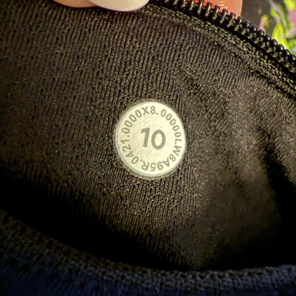 Lululemon Pace Rival Mid-Rise Skirt Size 10 Retired Edition Excellent Condition - Picture 9 of 9